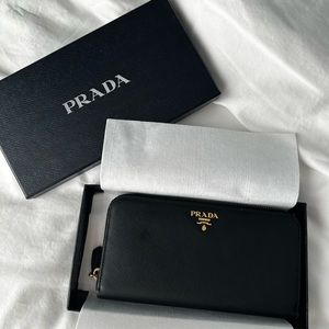 AUTHENTIC PRADA LARGE SAFFIANO LEATHER ZIP AROUND WALLET